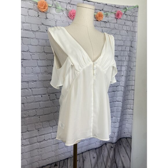 LAST CHANCE Express Small White Cream Ruffle Button Blouse - Picture 2 of 6